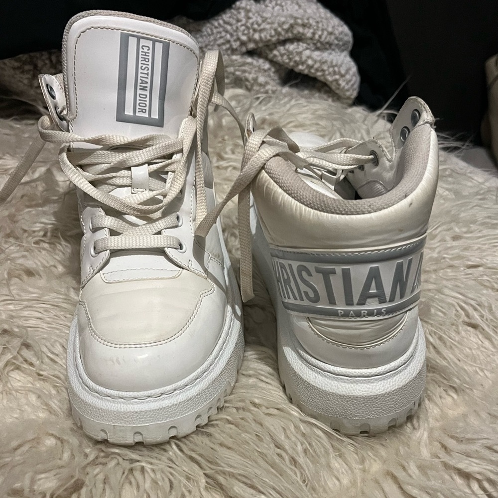 Dior White Sneakers Sleek Leather Design